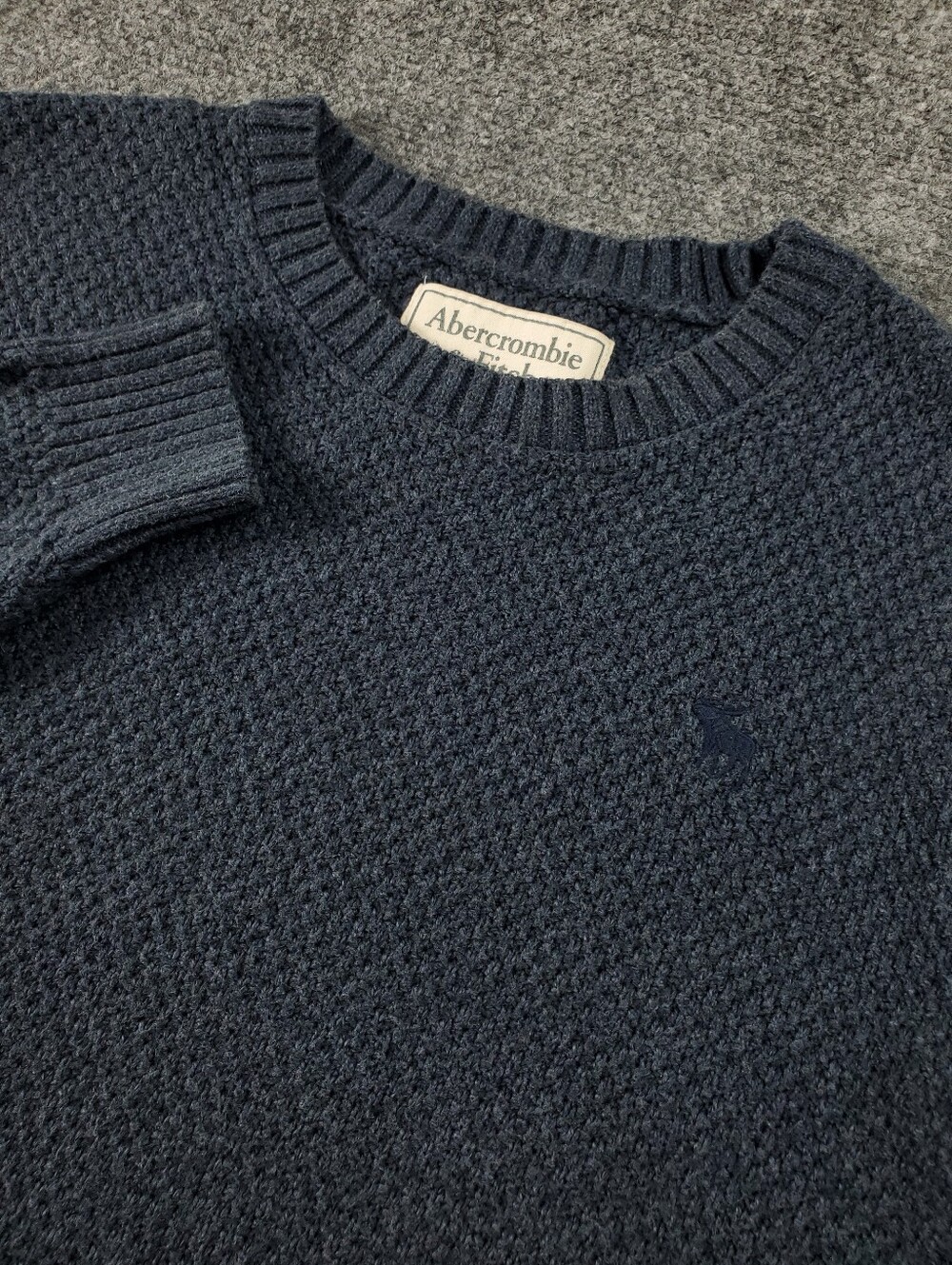 Abercrombie & Fitch Knit Sweater Medium Crewneck Pullover Moose Logo Navy Blue